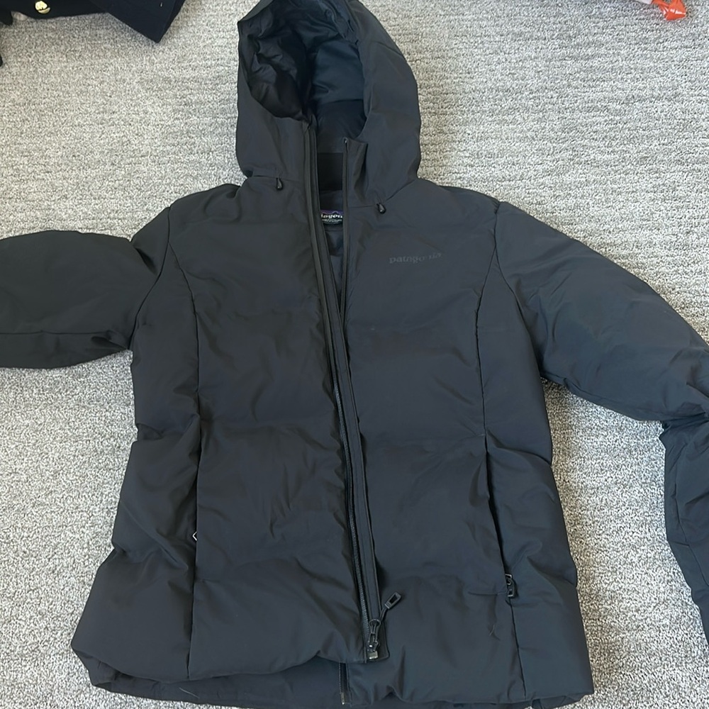 Women’s Black Patagonia Outdoors Coat